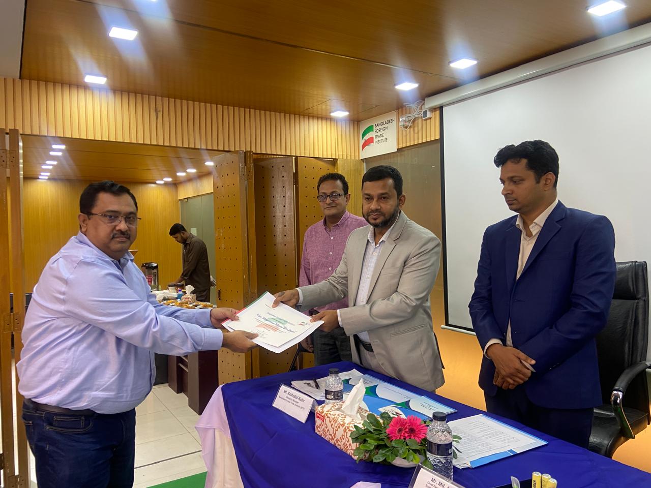 Closing and Certificate Awarding Ceremony"Rules and Procedures for Import and Export" Training